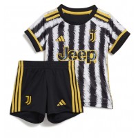 Juventus Hemmadräkt Barn 2023-24 Kortärmad (+ Korta byxor)
